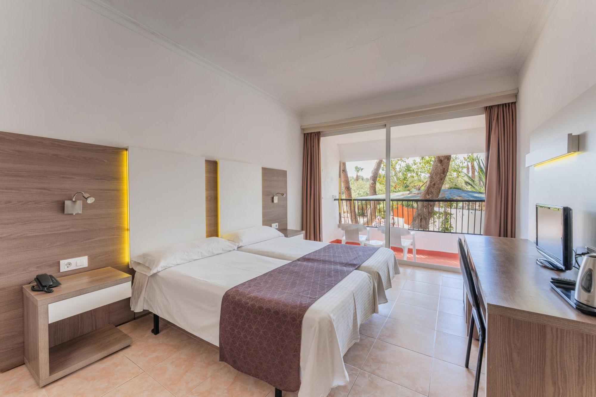Habitación Doble con vistas a la piscina - 1 o 2 camas