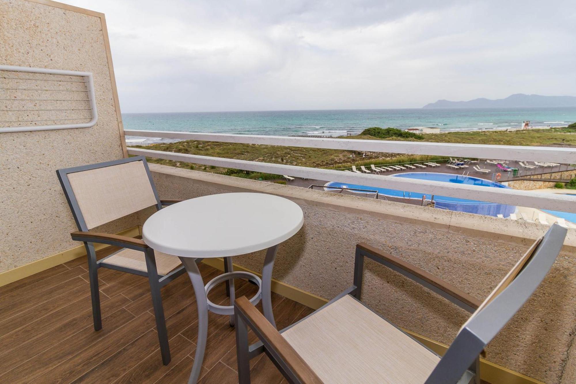 Tweepersoonskamer met Balkon en Uitzicht op Zee